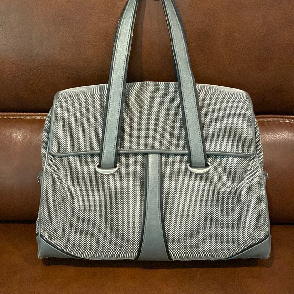 Beautiful Tumi Laptop Bag (Grey)